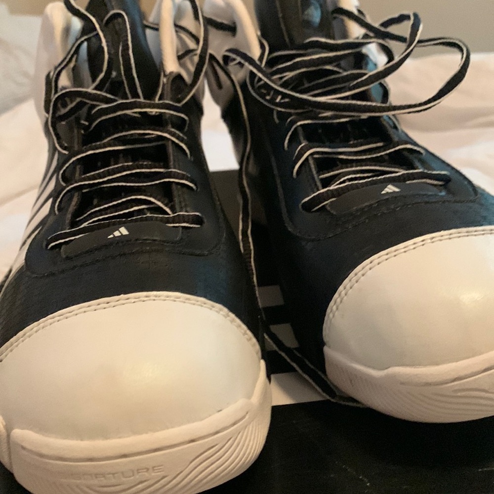 Adidas light speed basketball shoes